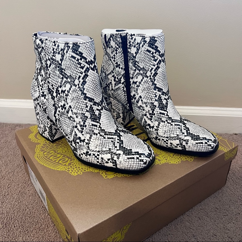 MIX NO. 6 Snake Skin Booties | Women’s 8.5 | New/ Never Worn !